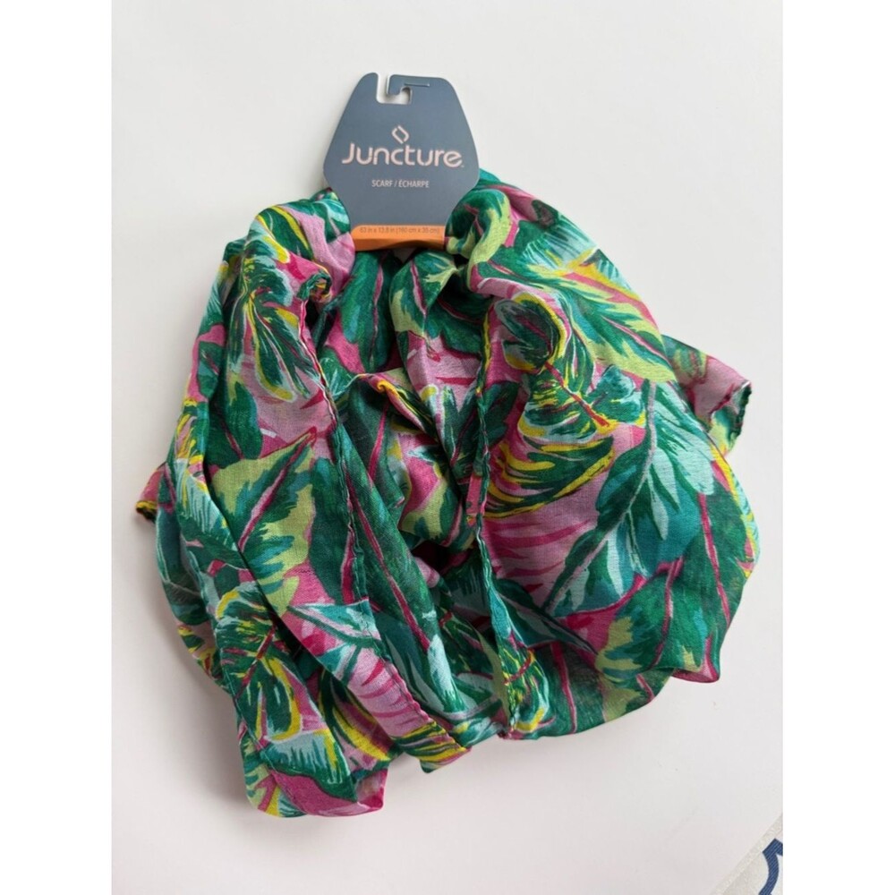 NWT TROPICAL BEACHY PALM SCARF PINK GREEN RECTANGULAR